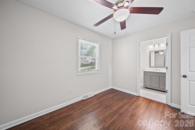 4316 Mckinley Drive, Charlotte, NC 28208