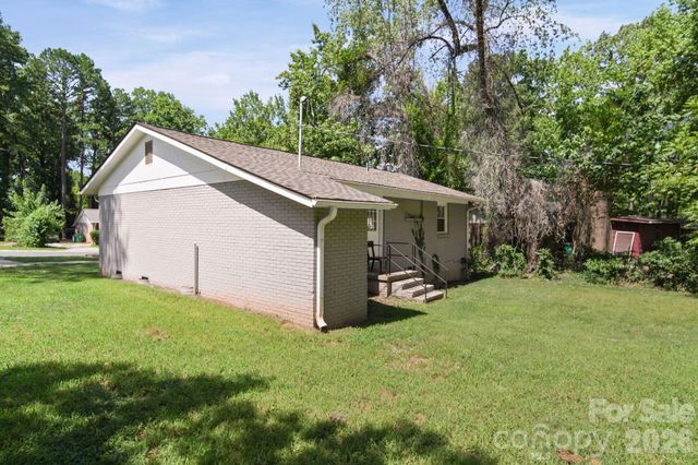 4316 Mckinley Drive, Charlotte, NC 28208