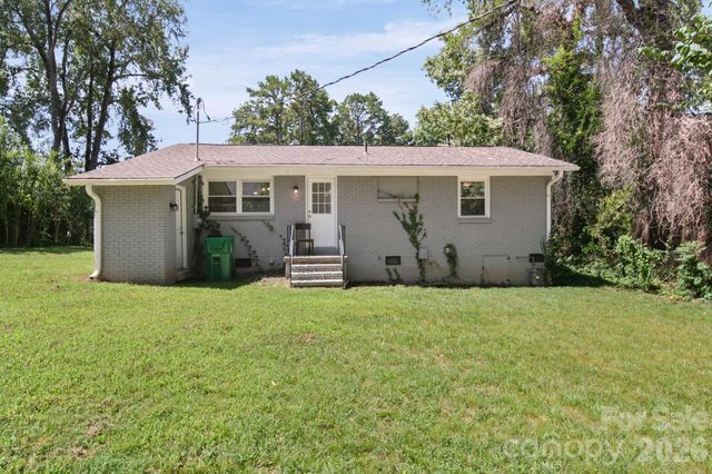 4316 Mckinley Drive, Charlotte, NC 28208