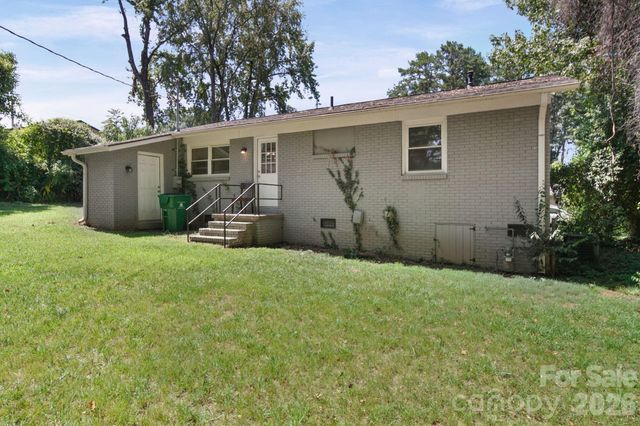 4316 Mckinley Drive, Charlotte, NC 28208