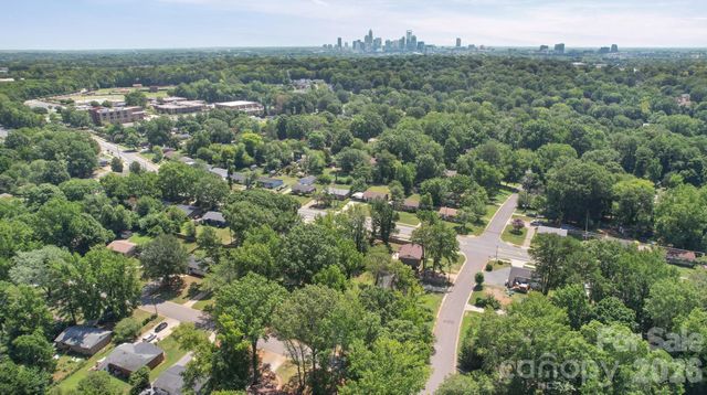4316 Mckinley Drive, Charlotte, NC 28208
