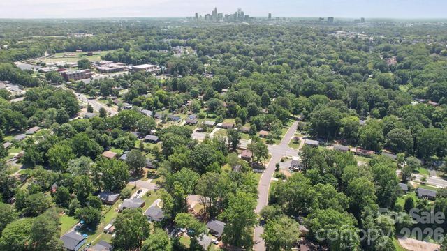 4316 Mckinley Drive, Charlotte, NC 28208
