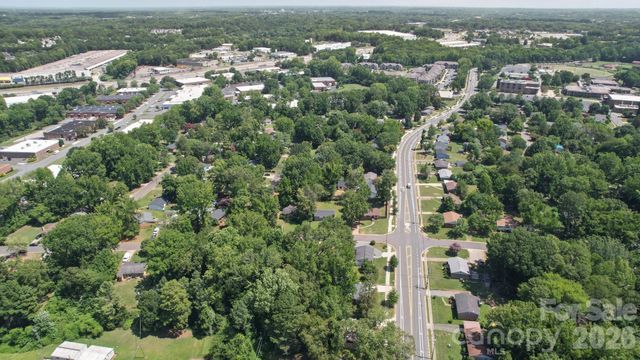 4316 Mckinley Drive, Charlotte, NC 28208