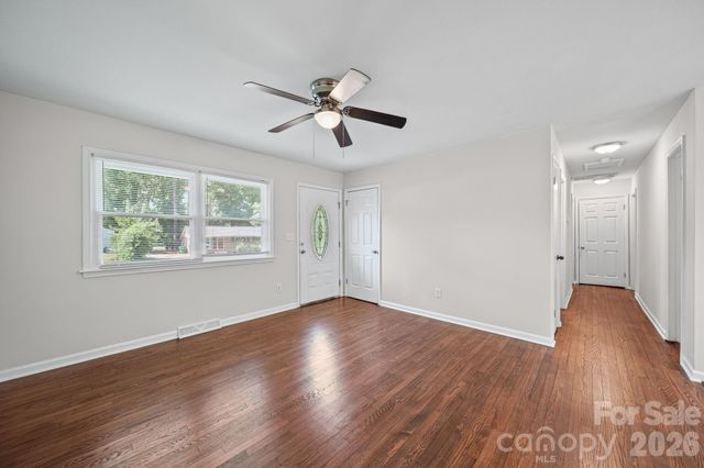 4316 Mckinley Drive, Charlotte, NC 28208