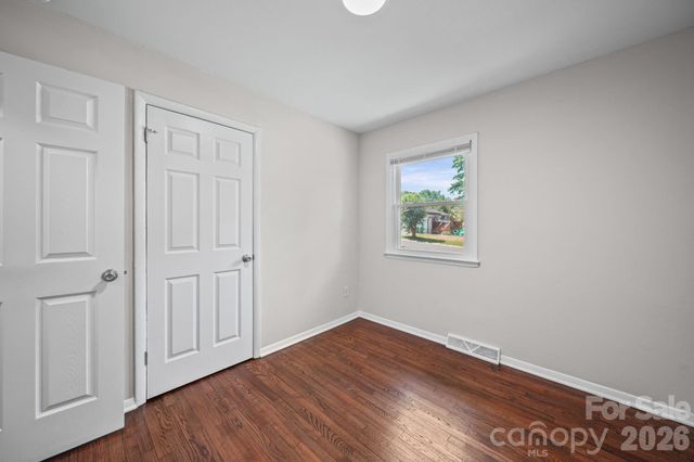 4316 Mckinley Drive, Charlotte, NC 28208