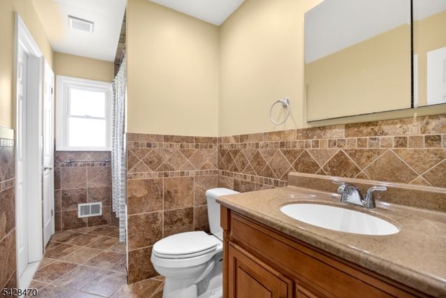 579 Grove St, Rahway City, NJ 07065