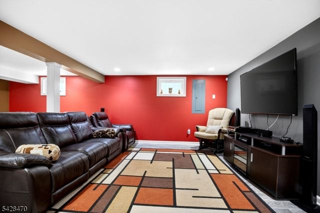 579 Grove St, Rahway City, NJ 07065