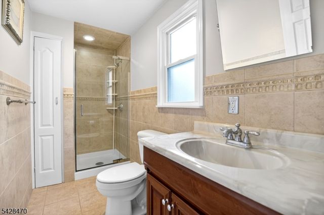 579 Grove St, Rahway City, NJ 07065