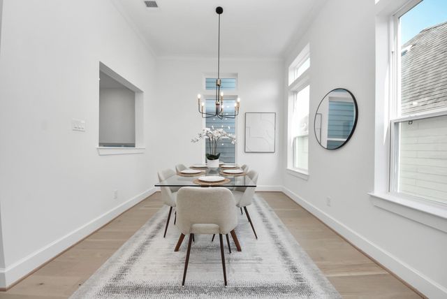 923 Fisher Street E, Houston, TX 77018