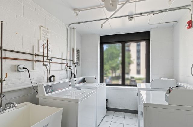 9128 W Terrace Drive 2D, Niles, IL 60714