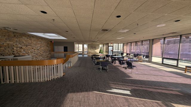 9128 W Terrace Drive 2D, Niles, IL 60714