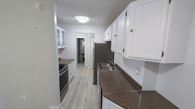 9128 W Terrace Drive 2D, Niles, IL 60714