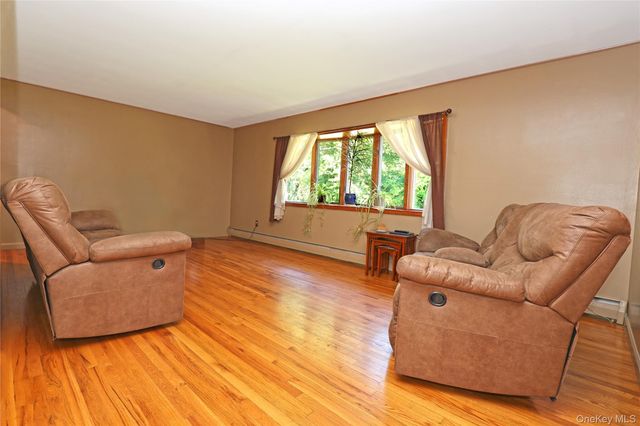 13 Edith Avenue, Saugerties, NY 12477