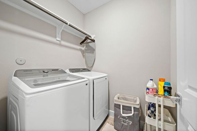 2116 Bello Amanecer Lane, Houston, TX 77055