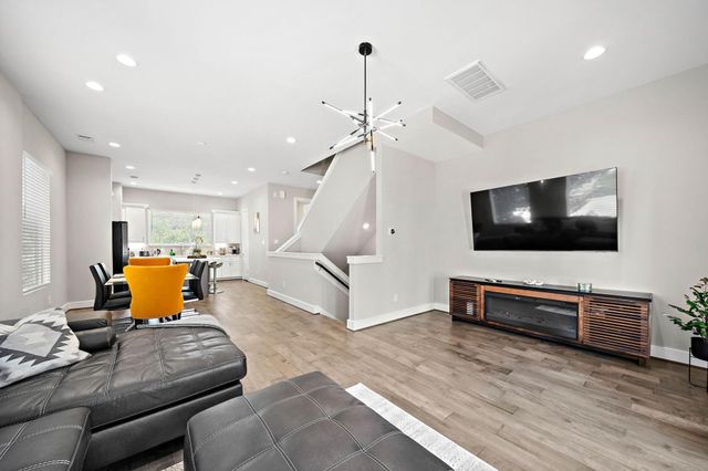 2116 Bello Amanecer Lane, Houston, TX 77055