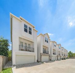 2116 Bello Amanecer Lane, Houston, TX 77055