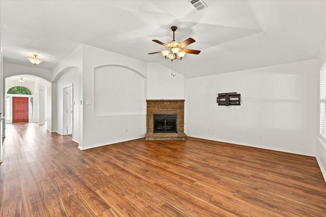 7801 Stansfield Drive, Fort Worth, TX 76137