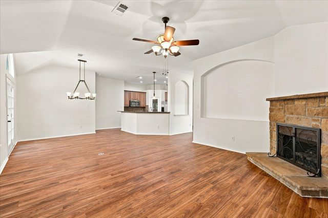 7801 Stansfield Drive, Fort Worth, TX 76137