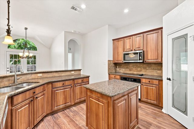 7801 Stansfield Drive, Fort Worth, TX 76137