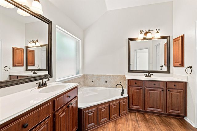 7801 Stansfield Drive, Fort Worth, TX 76137