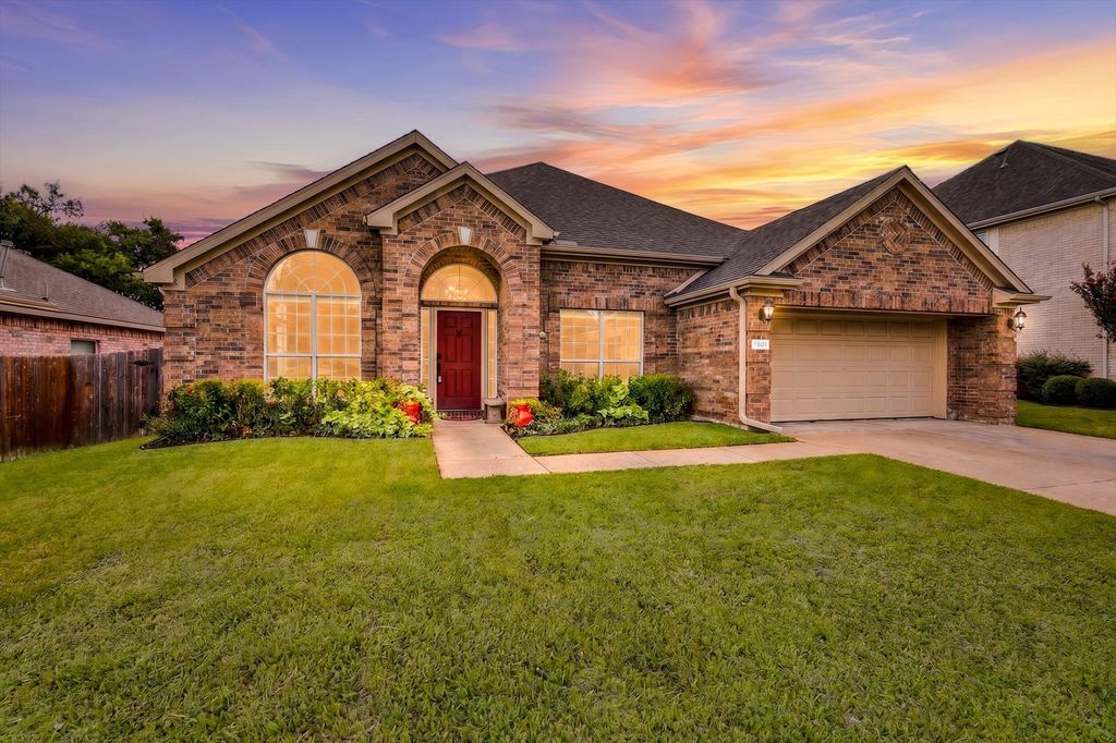 7801 Stansfield Drive, Fort Worth, TX 76137