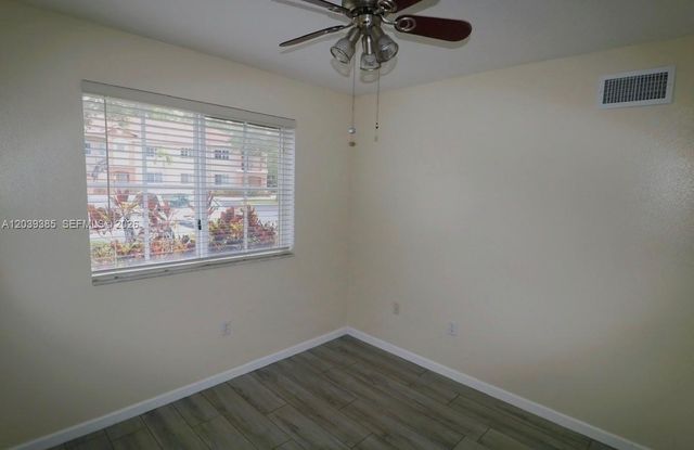 3486 Briar Bay Boulevard 101, West Palm Beach, FL 33411