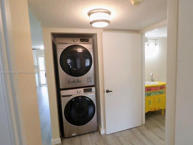3486 Briar Bay Boulevard 101, West Palm Beach, FL 33411