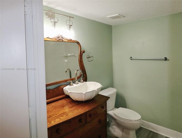 3486 Briar Bay Boulevard 101, West Palm Beach, FL 33411