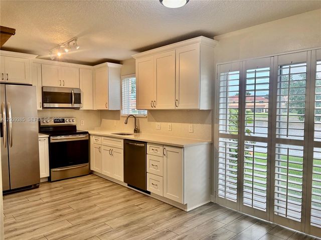 3486 Briar Bay Boulevard 101, West Palm Beach, FL 33411