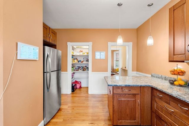 68 Chestnut St 2, Brookline, MA 02445