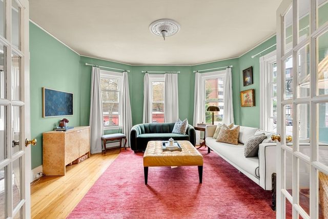 68 Chestnut St 2, Brookline, MA 02445