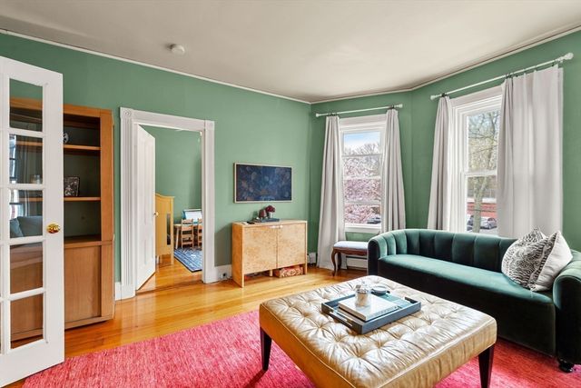 68 Chestnut St 2, Brookline, MA 02445