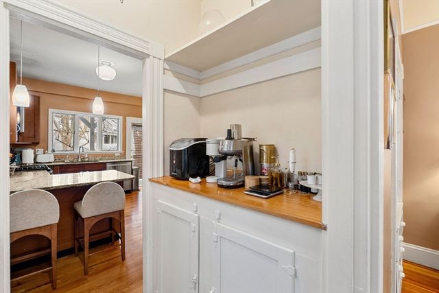 68 Chestnut St 2, Brookline, MA 02445