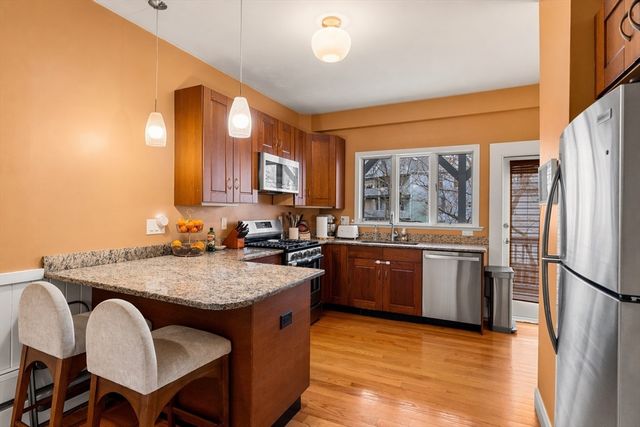 68 Chestnut St 2, Brookline, MA 02445