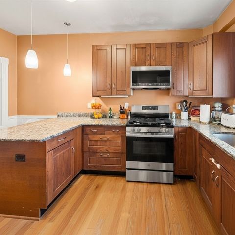 68 Chestnut St 2, Brookline, MA 02445