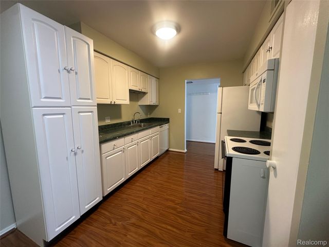 509 E University Drive, Rochester, MI 48307