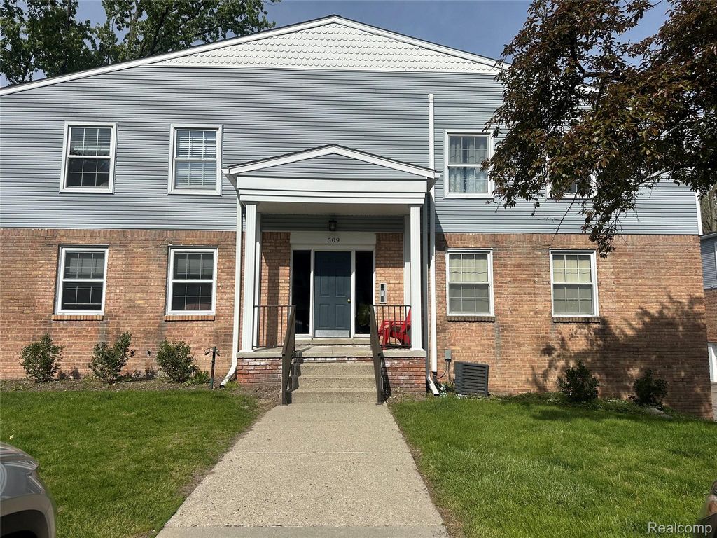 509 E University Drive, Rochester, MI 48307
