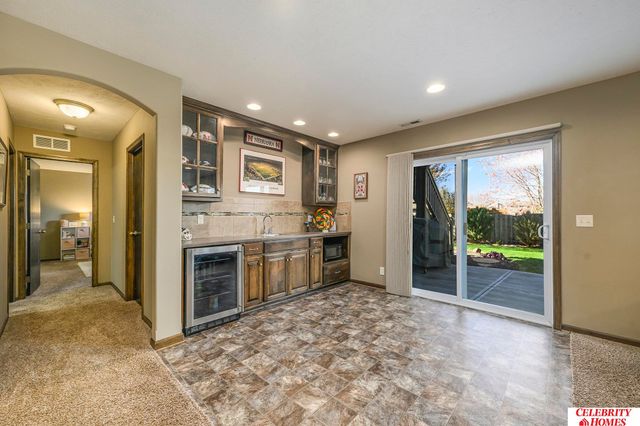 4214 N 207 Street, Elkhorn, NE 68022