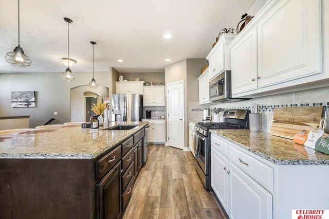 4214 N 207 Street, Elkhorn, NE 68022