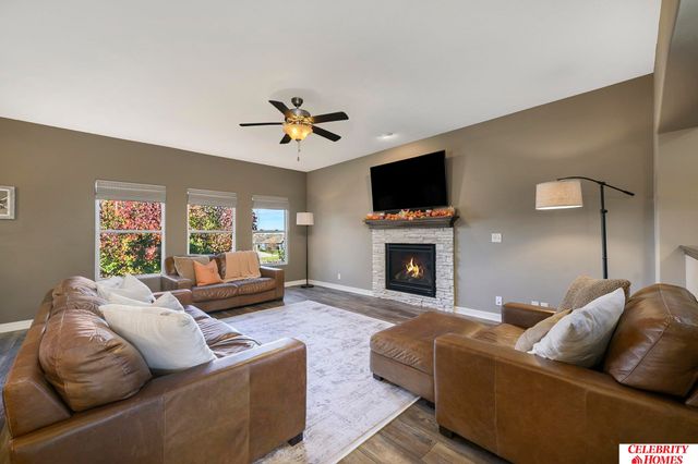 4214 N 207 Street, Elkhorn, NE 68022