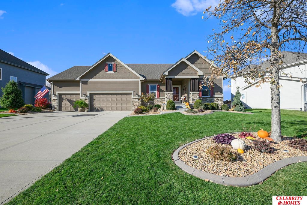 4214 N 207 Street, Elkhorn, NE 68022