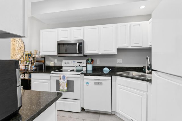 5838 Edge Of Village, 22, Westerville, OH 43081