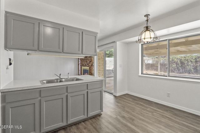 10222 DUNBARTON Drive, El Paso, TX 79925