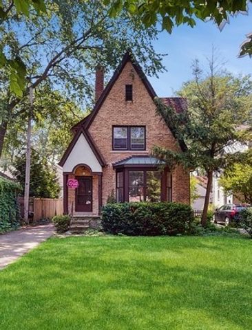 38 Brier Street, Winnetka, IL 60093