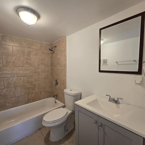 9678 Fontainebleau Boulevard 111, Miami, FL 33172