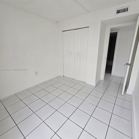 9678 Fontainebleau Boulevard 111, Miami, FL 33172