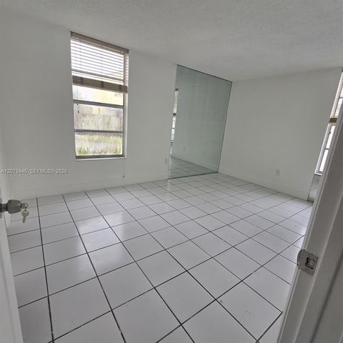 9678 Fontainebleau Boulevard 111, Miami, FL 33172
