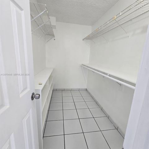 9678 Fontainebleau Boulevard 111, Miami, FL 33172