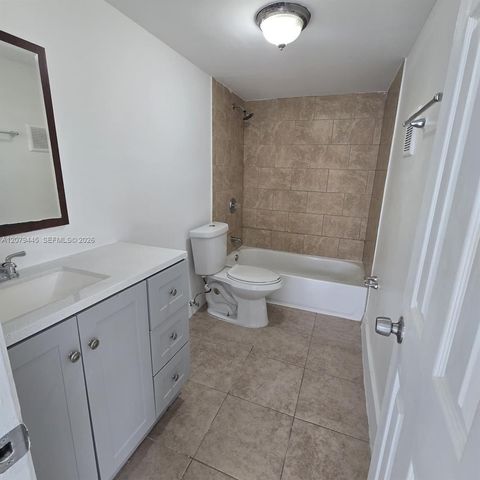 9678 Fontainebleau Boulevard 111, Miami, FL 33172