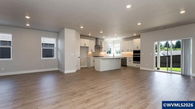 2281 Veneta Av S, Salem, OR 97306